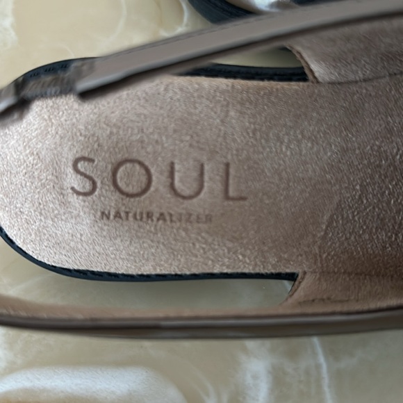 SOUL Naturalizer Womens Yeah Silver Faux Leather Penny Flat Loafers Shoes size 6 - Picture 7 of 12